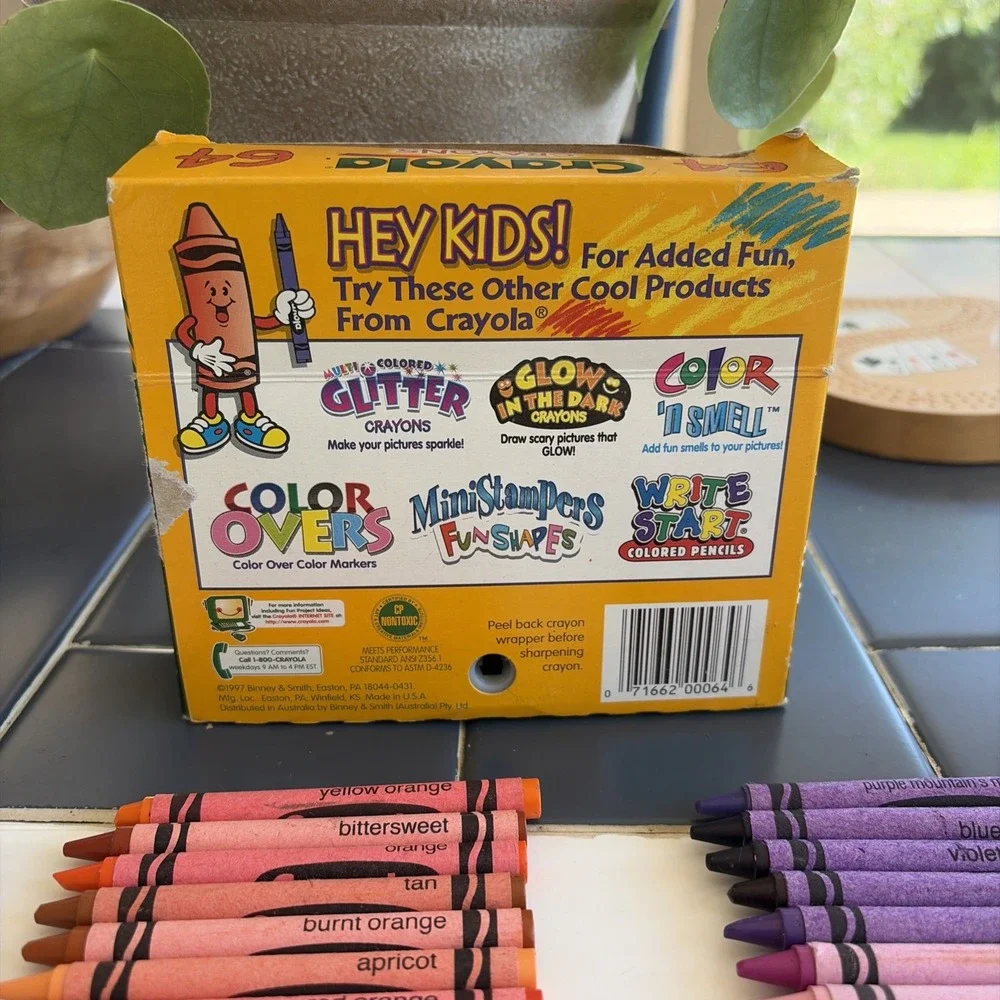 VTG 1997 Crayola Crayons by Binney & Smith Lot of 39 Colors some RARE (D5)